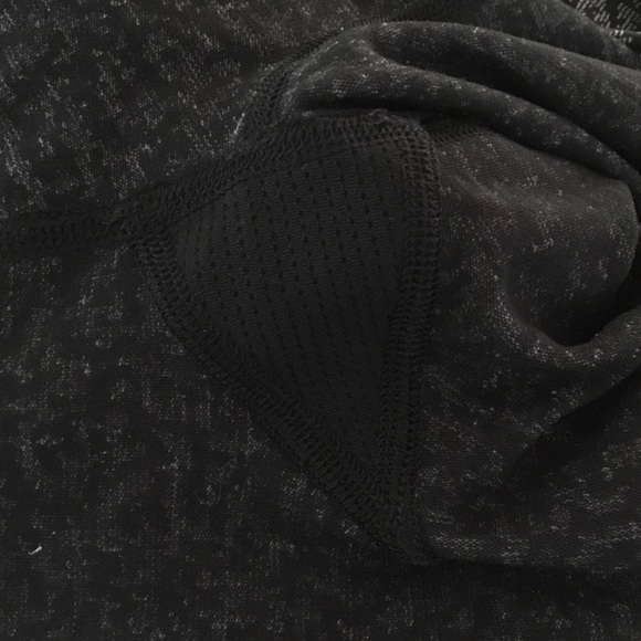 Athleta Ultimate Stash Pocket Textured Pixelated 7/8 Tight Leggings - Picture 13 of 14